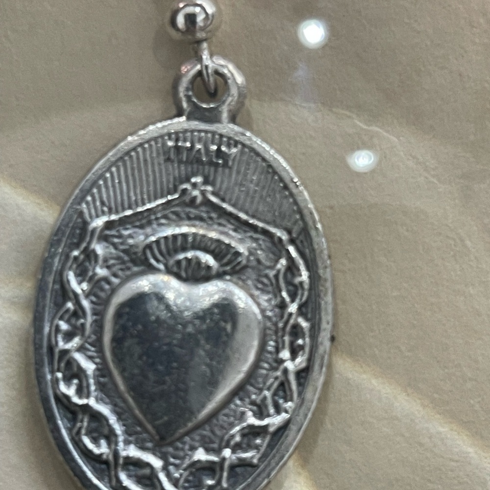 Pendant/earring Beijo Brasil Sacred Heart 'Italy'. Reverse,  Infant of Prague.
